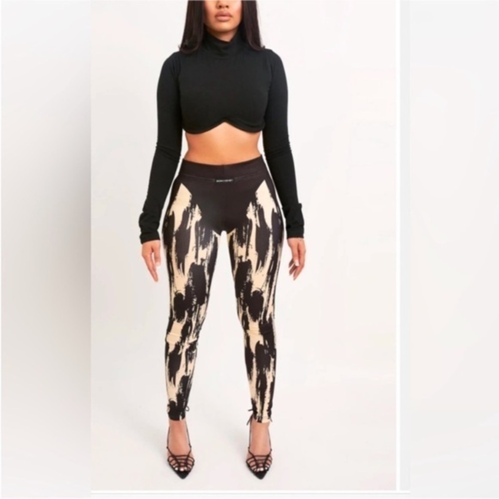 Elegant Black and Cream Women's Leggings